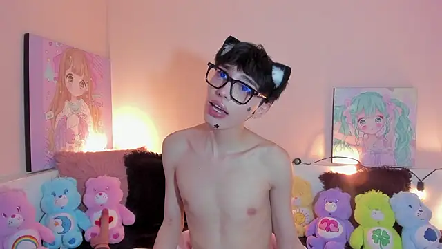 strawberry_kitty_ - Strawberry_Kitty_'s free webcam - UK Sex Cams