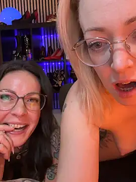 lea-kirsch - Lea-Kirsch's free webcam