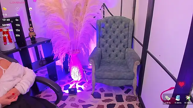 NahomiRichards_ webcam