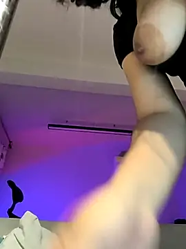 sara-215 (F young) - Oil in tits