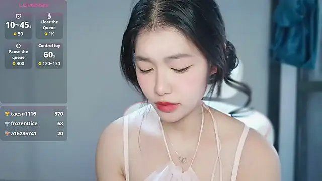 -xiaoyu-777 - -XiaoYu-777's free webcam