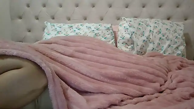 beautylovess - Beautylovess's free webcam - UK Sex Cams