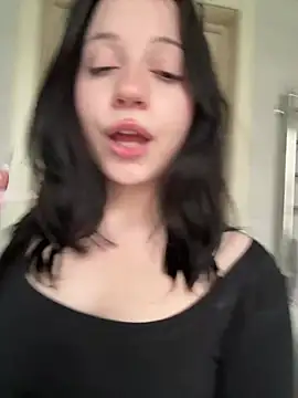 yourlittledevil - YourLittleDevil's free webcam - UK Sex Cams