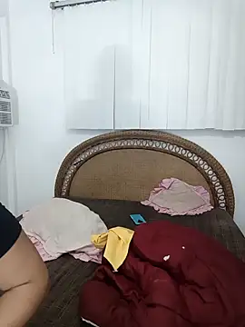 milfvalesk - Milfvalesk's free webcam - UK Sex Cams