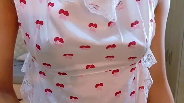 cathmellow (F young) - pussy spank x 5 👋🏼