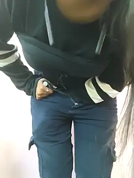 ananya_34 - Ananya_34's free webcam - UK Sex Cams