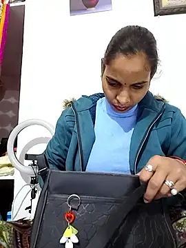 sexy-kavya2 (F young) - Ass fingeing full need