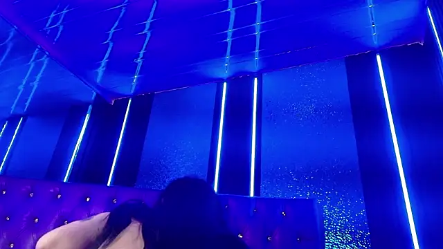 ninisweet (Ask my age) - My friend spank my ass