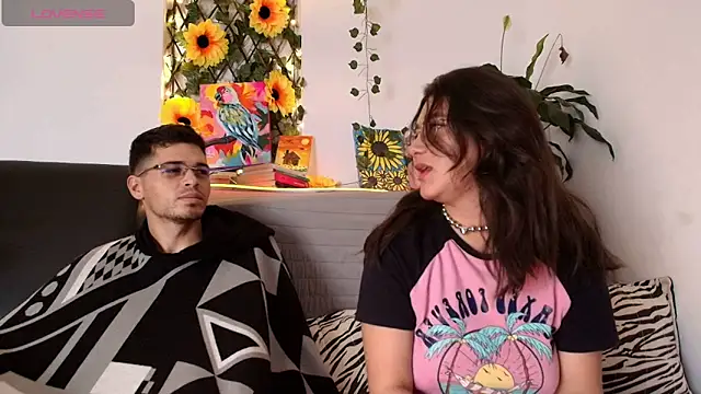 kisstarxxx - Kisstarxxx's free webcam