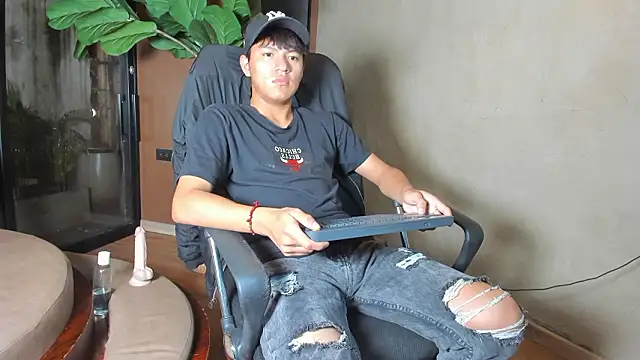 isaac_grimm - Isaac_grimm's free webcam