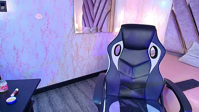 redd_pandaa - Redd_pandaa's free webcam