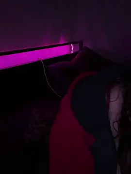 Webcam Model (SummerV91)  is live.Free join now!