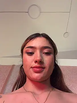 Webcam Model (Arianavillada)  is live.Free join now!