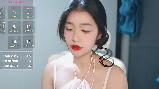 美女-XiaoYu-777在线直播