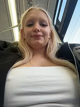 milkyy_wway (F young) - Tease my clit front stranger next men 🚽