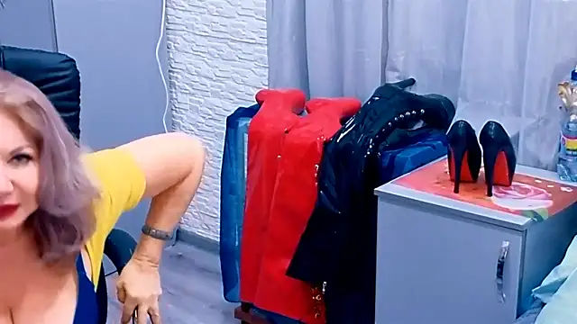 hornystepmom29 - Hornystepmom29's free webcam - UK Sex Cams