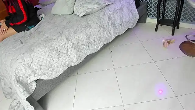 cherry_bomb1 - Cherry_bomb1's free webcam