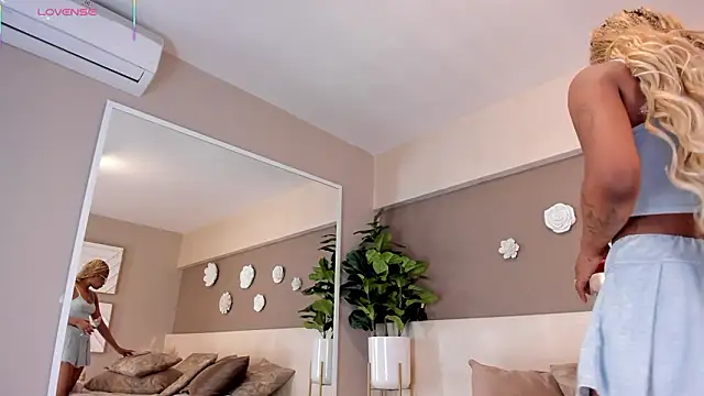 ariafoster (F young) - I want to masturbate with my Domi🥵