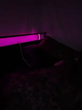 Webcam Model (SummerV91)  is live.Free join now!