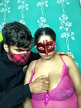 big_tits-queen1 - Big_tits-queen1's free webcam - UK Sex Cams