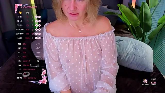 assolmonet - AssolMonet's free webcam - UK Sex Cams