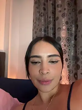 Webcam Model (Im_Paulina)  is live.Free join now!