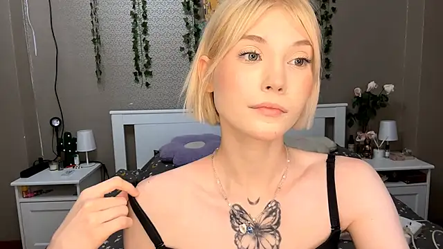 llsabethhaze (F teen) - remove my t-shirt