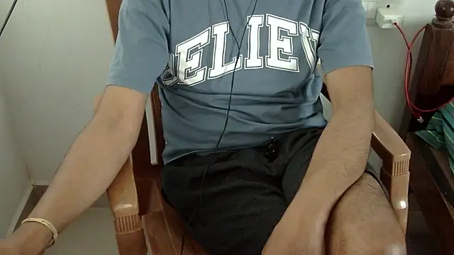 the_shy_uncut (M young) - make me undress