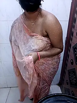 Webcam Model (Toma-Roy)  is live.Free join now!