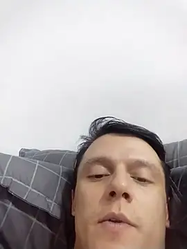 rafaelquinteroscavalhei (M young) - TIRAR A LEITE COM EREÇÃO