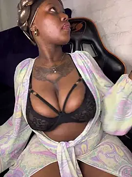 Webcam Model (QUEEN_NOBUHLE_FEMDOM_777)  is live.Free join now!