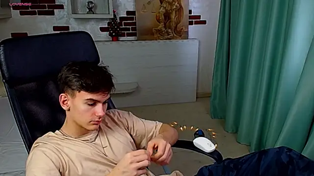 bradyflint (M twink) - CUM SHOW !!!