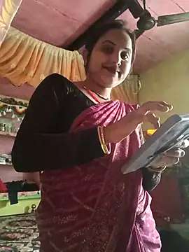 Webcam Model (Pooja_hote)  is live.Free join now!