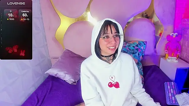 naniisisy - NaniiSisy's free webcam