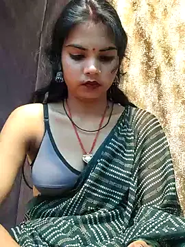 Webcam Model (Sexy-Riyanshi)  is live.Free join now!