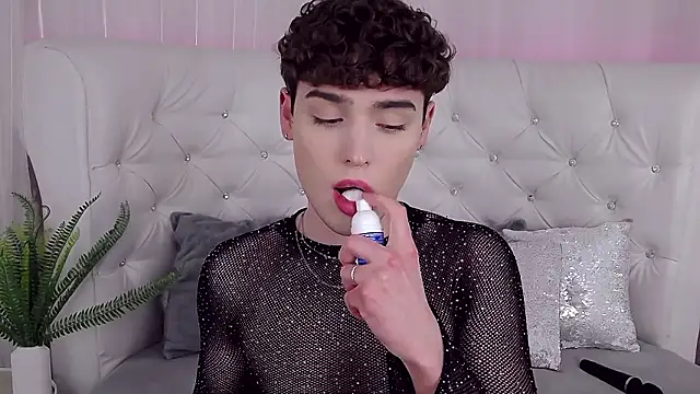 robbycharming (M young) - open legs:ass: