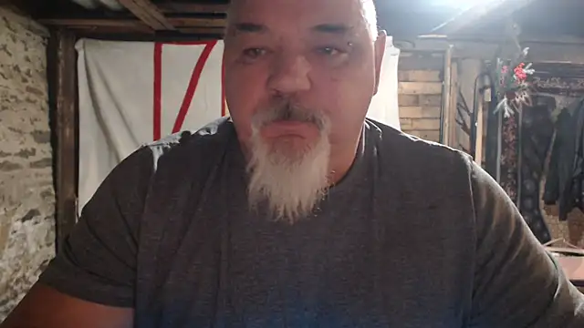 newfiesausage1972 - Newfiesausage1972's free webcam - UK Sex Cams