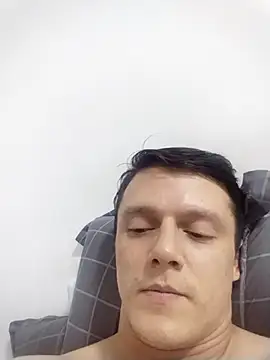 rafaelquinteroscavalhei (M young) - TIRAR A LEITE COM EREÇÃO