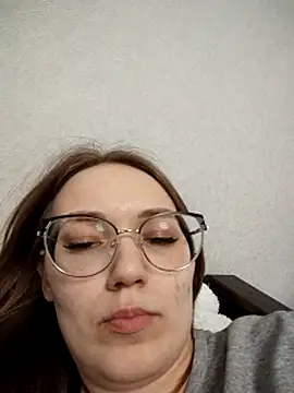 alisakisa - AlisaKisa's free webcam - UK Sex Cams