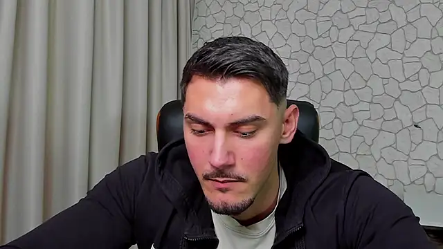 clintmasters - ClintMasters's free webcam - UK Sex Cams