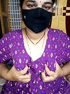 Webcam Model (maduri__)  is live.Free join now!