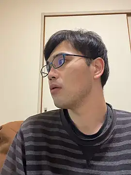 ryusei18570 Live Webcam on Stripchat