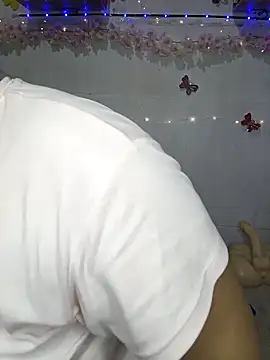 Webcam Model (keterinjones--11) is live