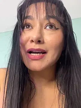 Webcam Model (sharon_leone26)  is live.Free join now!