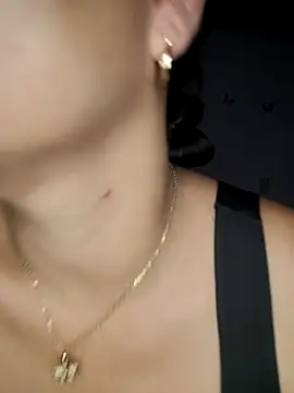 Webcam Model (alison_villalobo)  is live.Free join now!