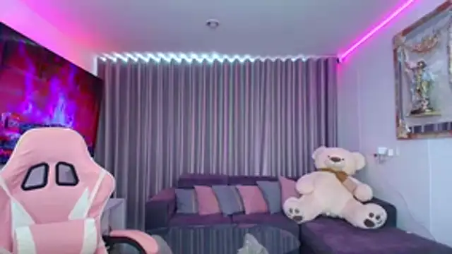 sweett_emerald (T teen) - make me happy to have a great show!