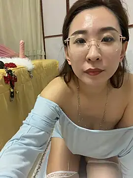 jingjingxiang-520 (F milf) - 全裸摇大奶