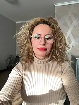 Tania201243 – webcam model profile photo