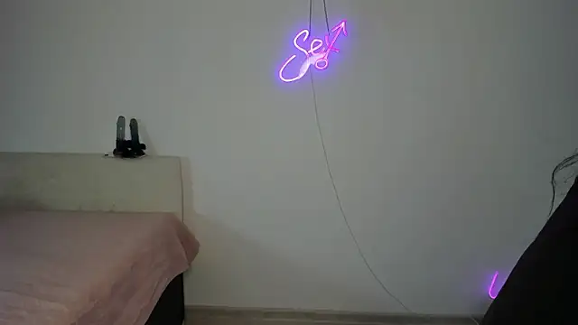 bitch_coin - Bitch_Coin's free webcam - UK Sex Cams