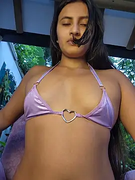 Webcam Model (Rumy_2005)  is live.Free join now!